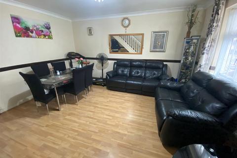 2 bedroom terraced house for sale, Downing Road, Dagenham