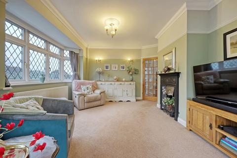 3 bedroom detached house for sale, Pettits Lane, Romford