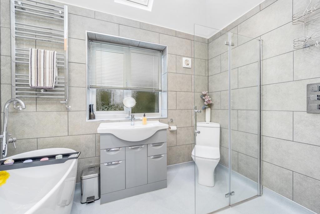 6 Ambleside Drive (Spalding)-24