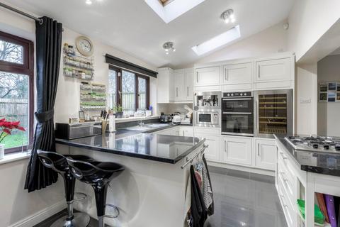 4 bedroom detached house for sale, Wrens Park, Milton Keynes MK10