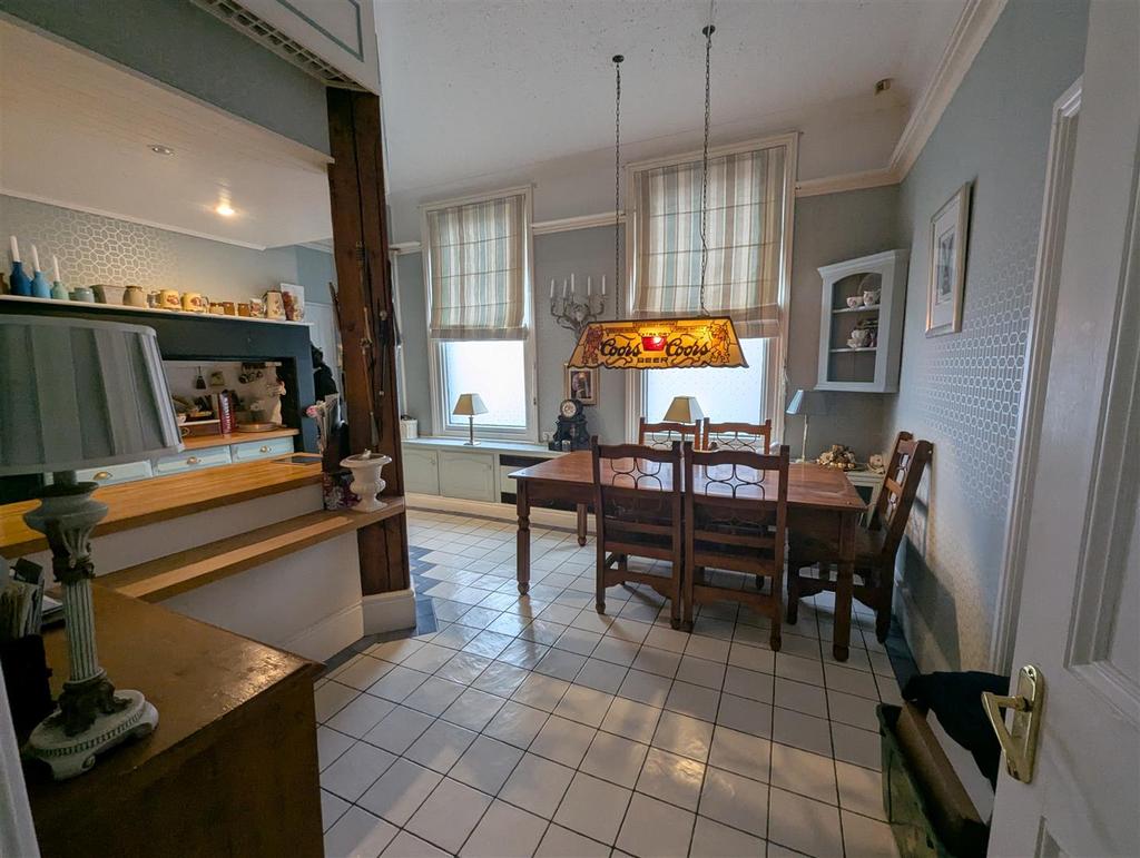 Kitchen/Breakfast Room