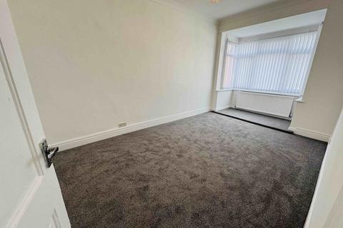 2 bedroom flat to rent, Hedworth Terrace, Houghton Le Spring, Tyne & Wear, DH4