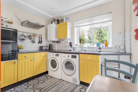 7 Longford Road, Twickenham, TW2 6EB