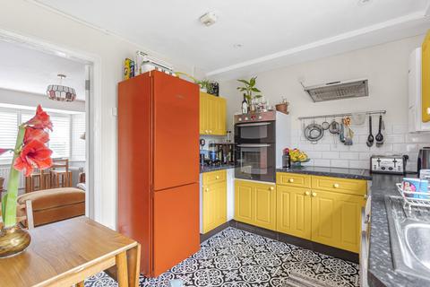 7 Longford Road, Twickenham, TW2 6EB