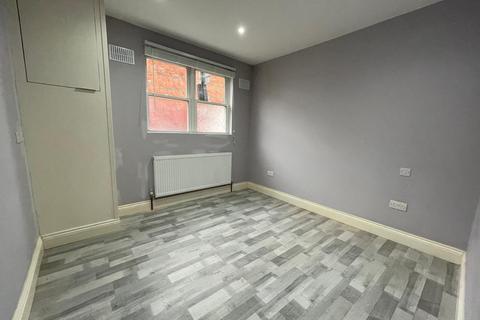 1 bedroom flat to rent, Flat D, Harrow Road, Kensal Green, NW10