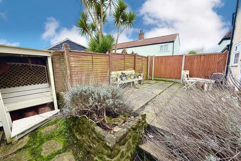 2 bedroom end of terrace house for sale, The Street, Runham, NR29