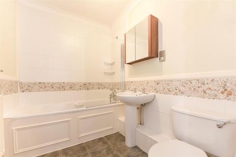 18 Deerhurst Crescent, Hampton Hill, Hampton, TW12 1NZ