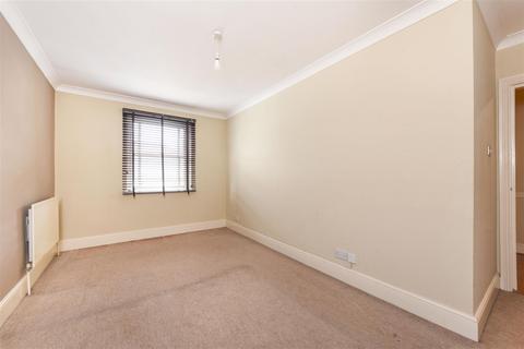 18 Deerhurst Crescent, Hampton Hill, Hampton, TW12 1NZ