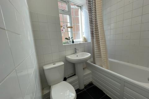 1 bedroom in a flat share to rent, Croydon CR0