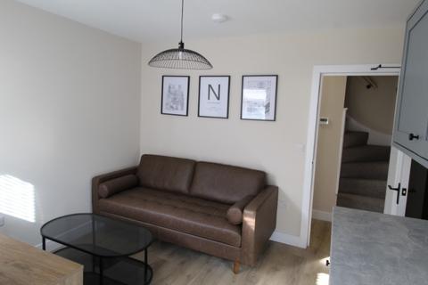 4 bedroom terraced house to rent, Claude Street , Nottingham NG7