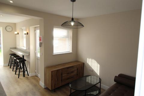 4 bedroom terraced house to rent, Claude Street , Nottingham NG7