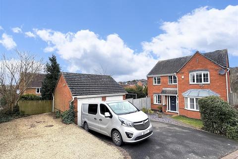 4 bedroom detached house for sale, Hargate Road, Burton-On-Trent DE15