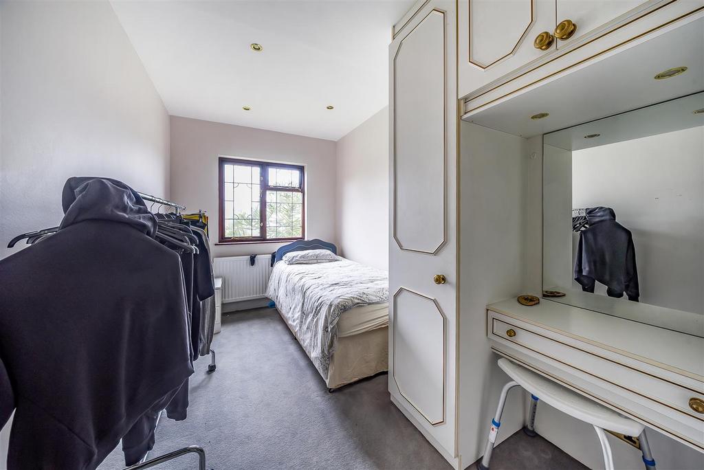 Bedroom 4.jpg