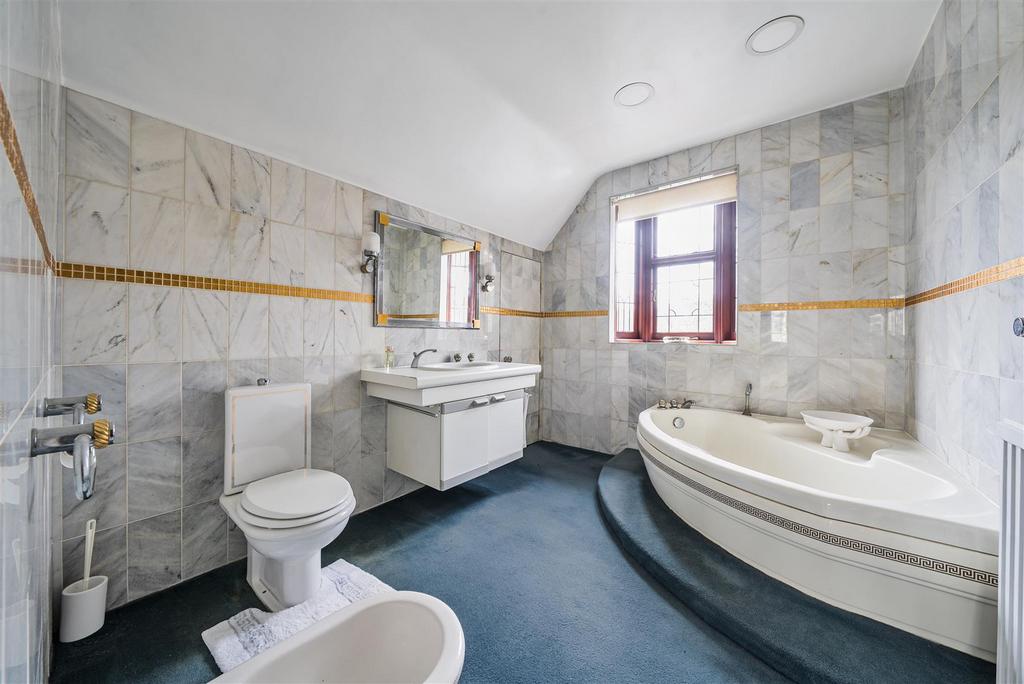 Bathroom.jpg