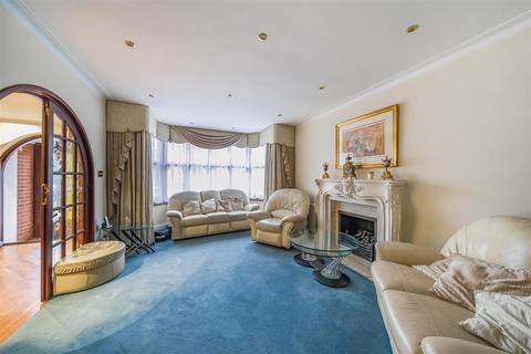 4 bedroom detached house for sale, Salmon Street, London