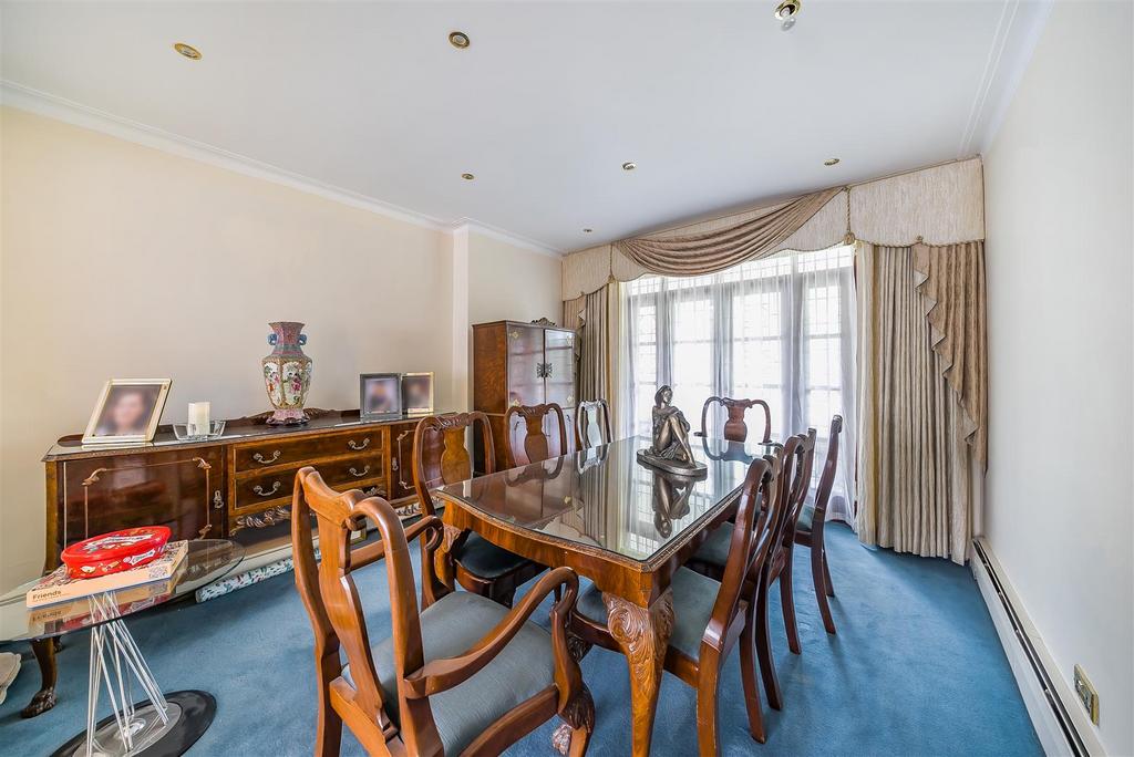 Dining Area.jpg