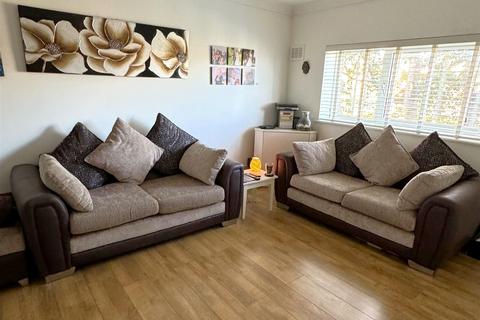 2 bedroom flat for sale, Longwood Gardens, Ilford, Essex