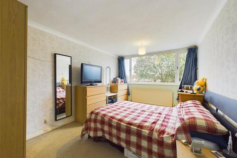 2 Golden Close, Tuffley, Gloucester, GL4 0QZ