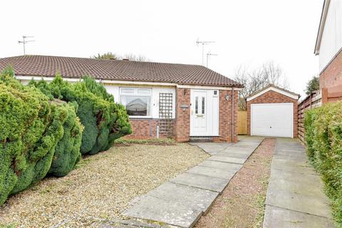 2 bedroom semi-detached bungalow to rent, Wolviston Avenue, York