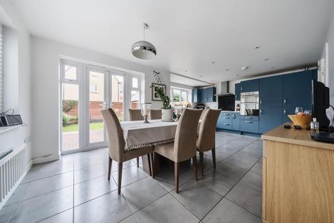 5 bedroom detached house to rent, Catterick Road,  Bicester,  OX26