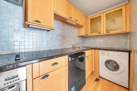 2 bedroom apartment for sale, Elizabeth Gardens, Stanmore, HA7