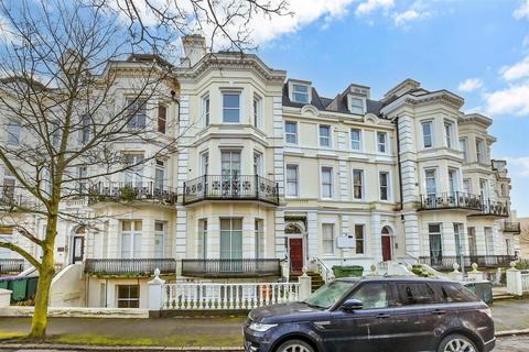 3 bedroom apartment for sale, Trinity Crescent, Folkestone, Kent