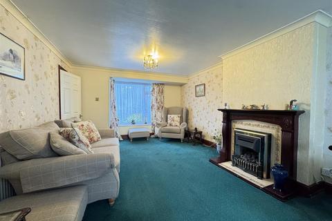 38 Manor Road, Upper Beeding, Steyning, BN44 3TJ