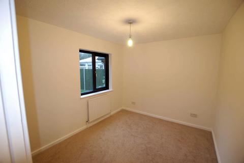 1 bedroom flat to rent, Sprucefield Court, West Green