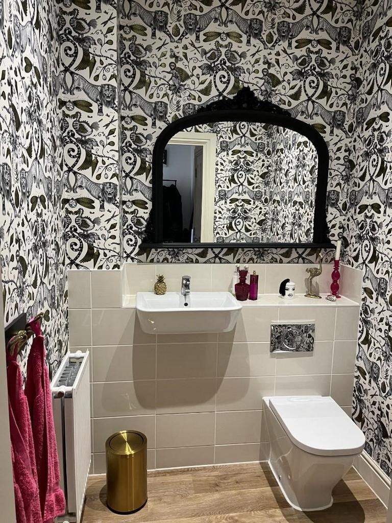 Toilet.jpg
