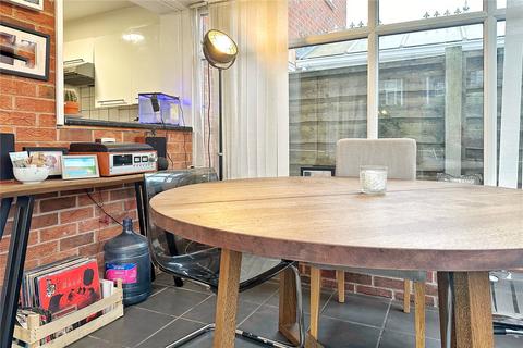 8 Dalesman Close, Manchester, M9 4QF