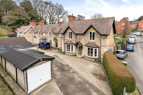 3 Chestal Terrace, Dursley, GL11 4JD