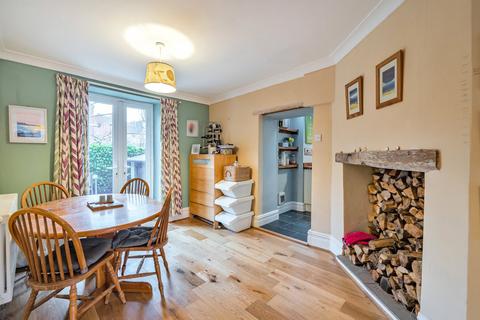 3 Chestal Terrace, Dursley, GL11 4JD