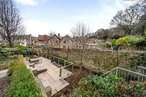 3 Chestal Terrace, Dursley, GL11 4JD