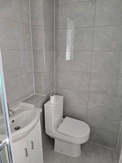 3 Meadow View, Staines, TW19 6BH