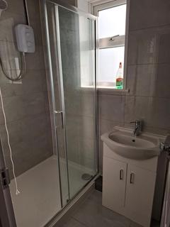 3 Meadow View, Staines, TW19 6BH