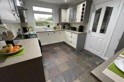 4 bedroom semi-detached house for sale, Glan Y Mor Road, Penrhyn Bay, Llandudno