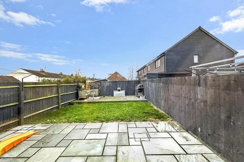 16 Beasley Close, Queenborough, ME11 5BF