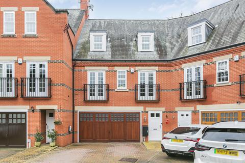 4 bedroom terraced house for sale, Boyes Crescent, London Colney, AL2