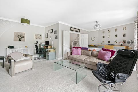 7 Boyes Crescent, London Colney, St Albans, AL2 1UB