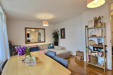 2 bedroom apartment for sale, Laxley Close, Camberwell, London, SE5