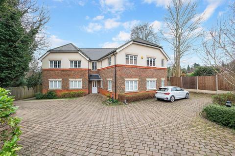 Flat 4, 14 Ash Close, Banstead, SM7 1BZ