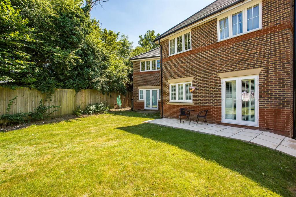 Flat-ash-close-banstead-1006.jpg