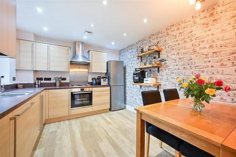 Flat 4, 14 Ash Close, Banstead, SM7 1BZ