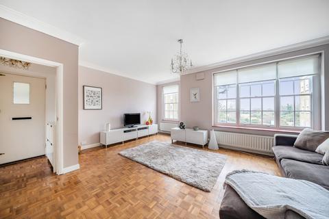 57 Parkside, London, SE3 7QF