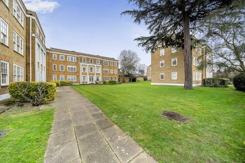 57 Parkside, London, SE3 7QF