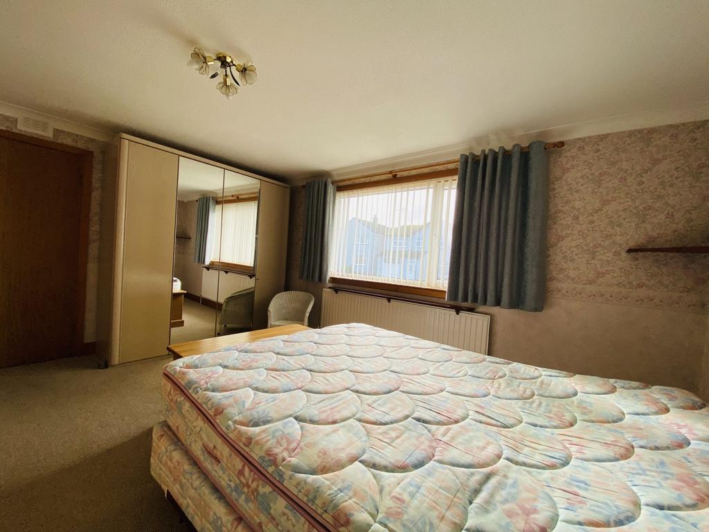 2 Drumsleet Avenue, Dumfries, DG2 8 LH - Braidwoods