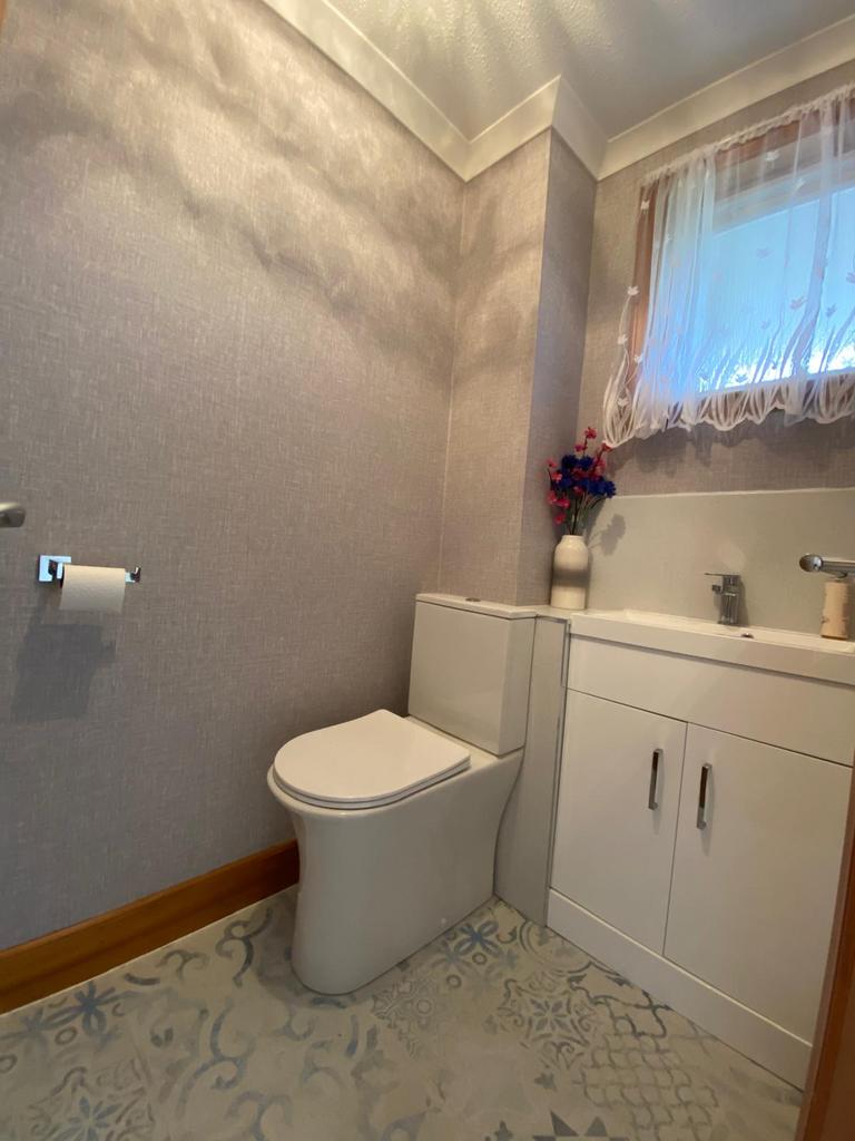 2 Drumsleet Avenue, Dumfries, DG2 8 LH - Braidwoods
