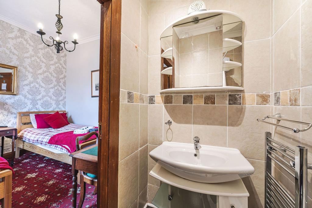 En-Suite Bedroom