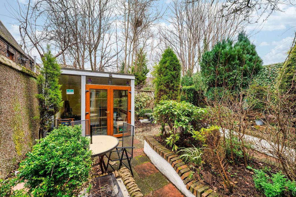 Garden & Summerhouse