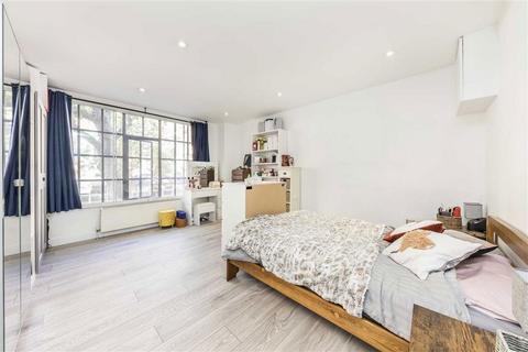 2 bedroom flat for sale, Tower Bridge Road, London SE1